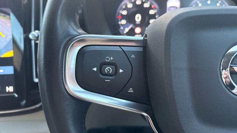 Volvo Xc40 1.5 T3 [163] Inscription Pro 5dr Geartronic Petrol Estate